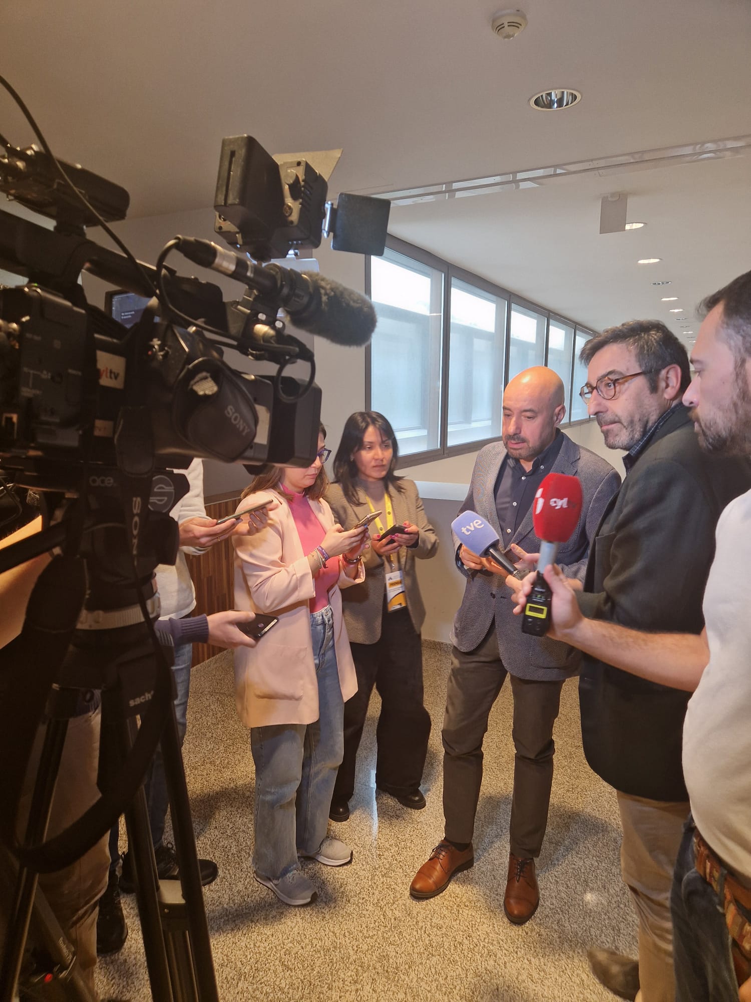 Óscar Lobo señala importantes “ausencias” en el discurso de Mañueco en materia de sanidad, desequilibrio territorial y vivienda