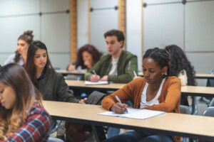 Los españoles residentes en el exterior y con estudios realizados en el extranjero pueden homologar sus títulos