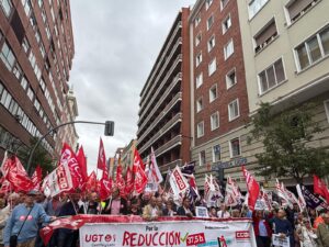 Concentración hoy en Valladolid para exigir la tramitación parlamentaria de la reducción de la Jornada Laboral a 37,5h/semanales