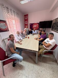 Óscar Lobo se reúne con los representantes sindicales del sector agroalimentario lácteo en el marco de la Feria Internacional de Queso de Zamora, Fromago